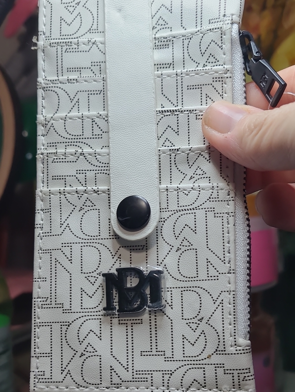 Badgley Mischka  Monogram White Leather Card Holder Wallet
